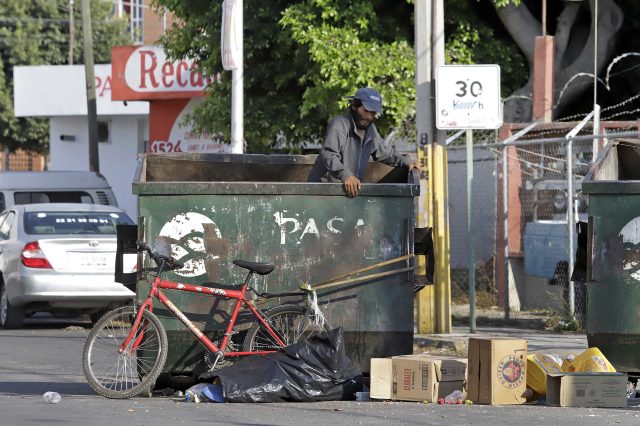Ayuntamiento complica entrega de 800 permisos a recolectores voluntarios