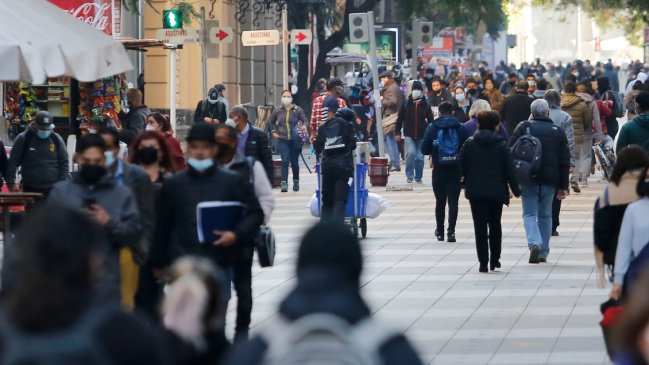 Sondeo Research: Delincuencia, salud y corrupción son los temas más reclamados por chilenos