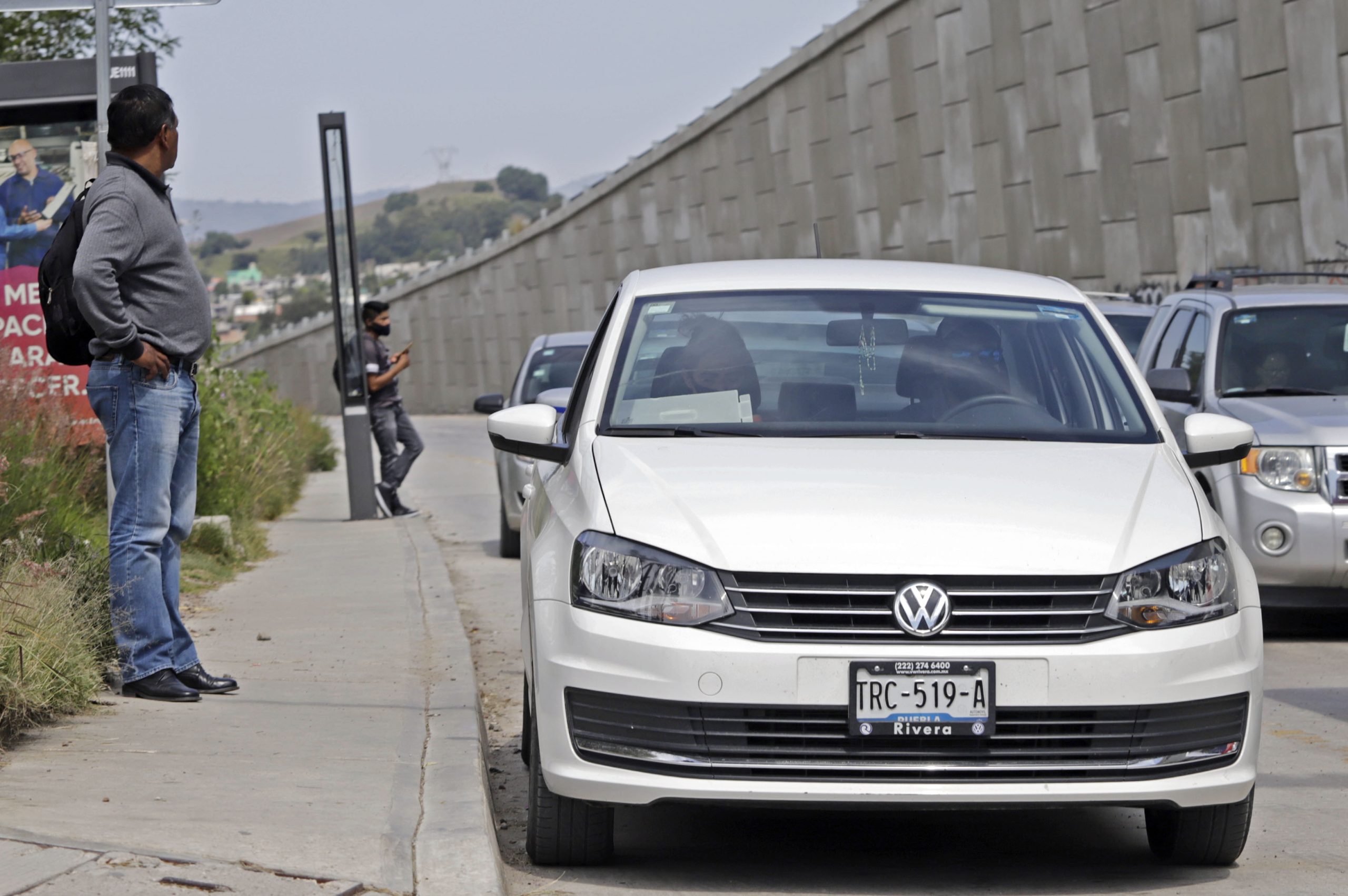 Antorchistas regularán taxis piratas siempre y cuando los beneficie