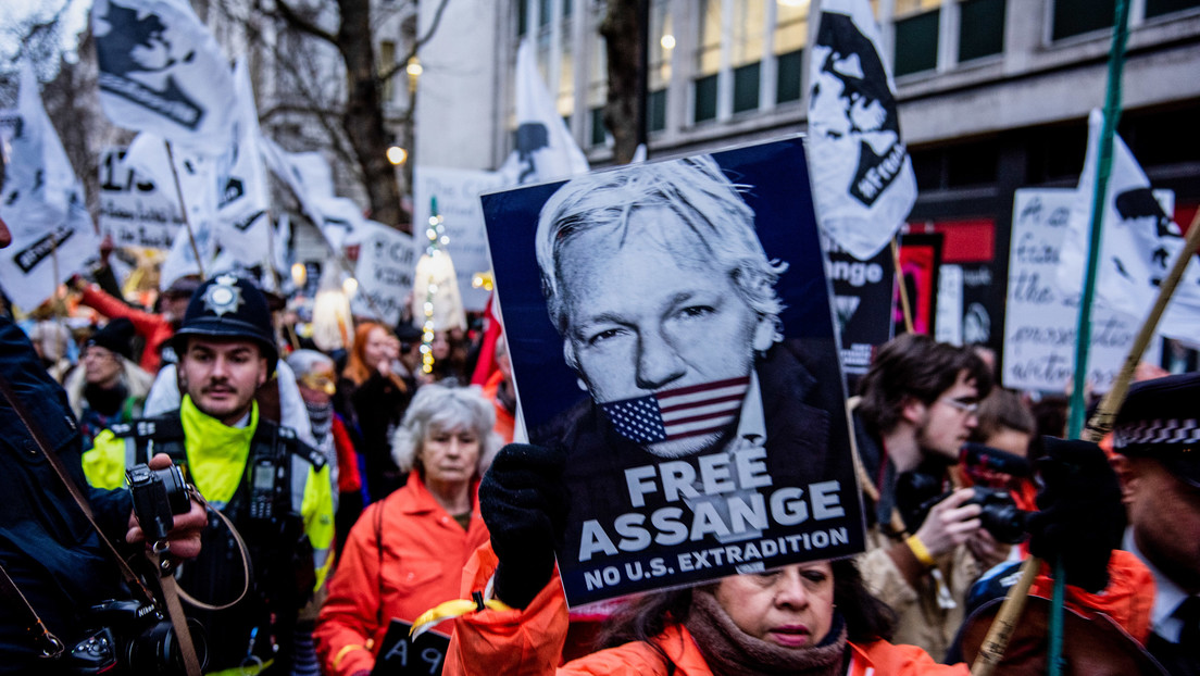 Parlamentarios australianos firman carta en respaldo a Assange y piden fin a su enjuiciamiento y encarcelamiento