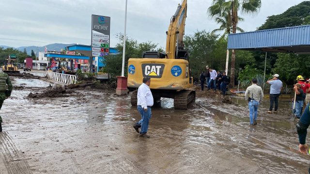 Siete muertos deja desbordamiento de arroyo en Autlán, Jalisco