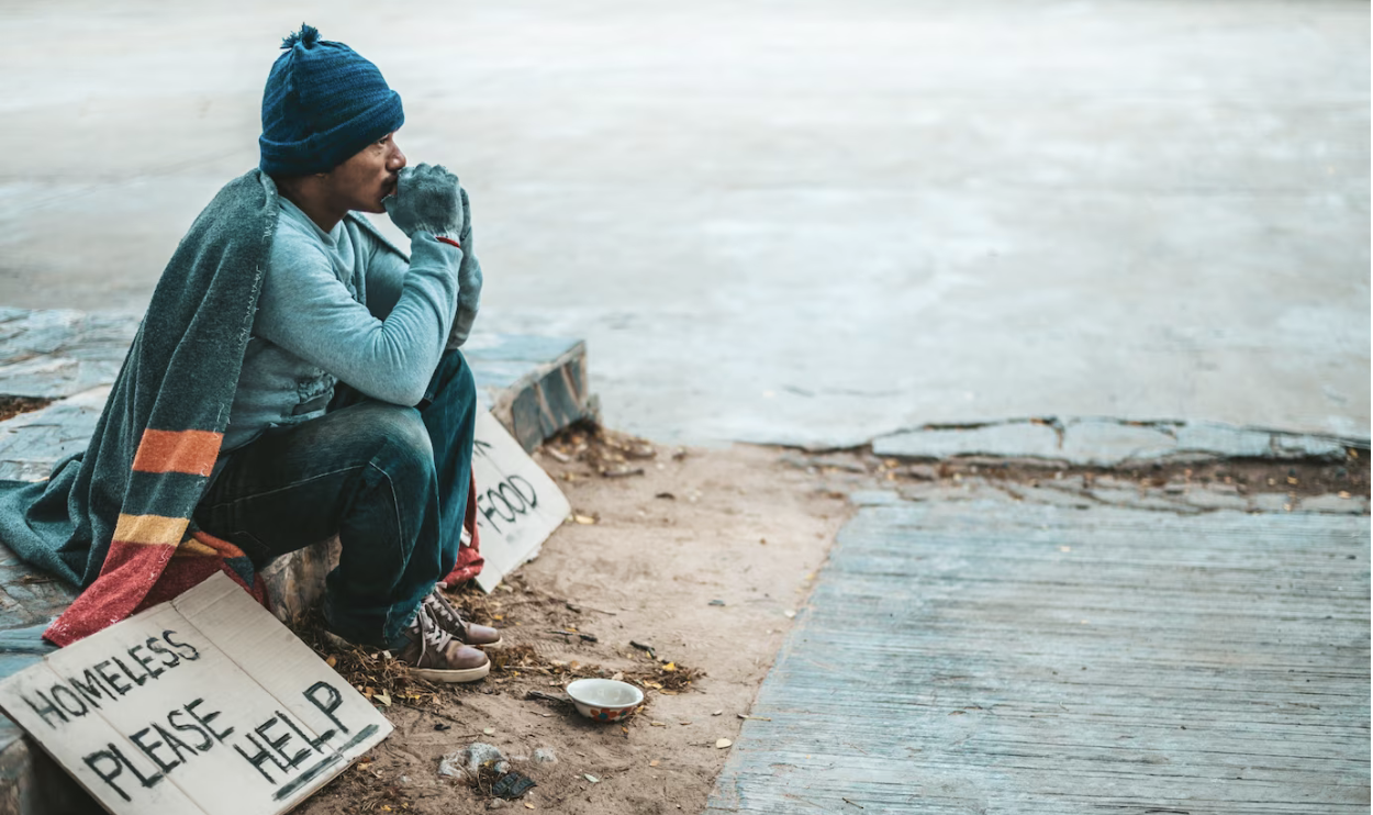 Бедные нечастные. Коллекция бездомные. Homeless help stock. Нищенка сидит.