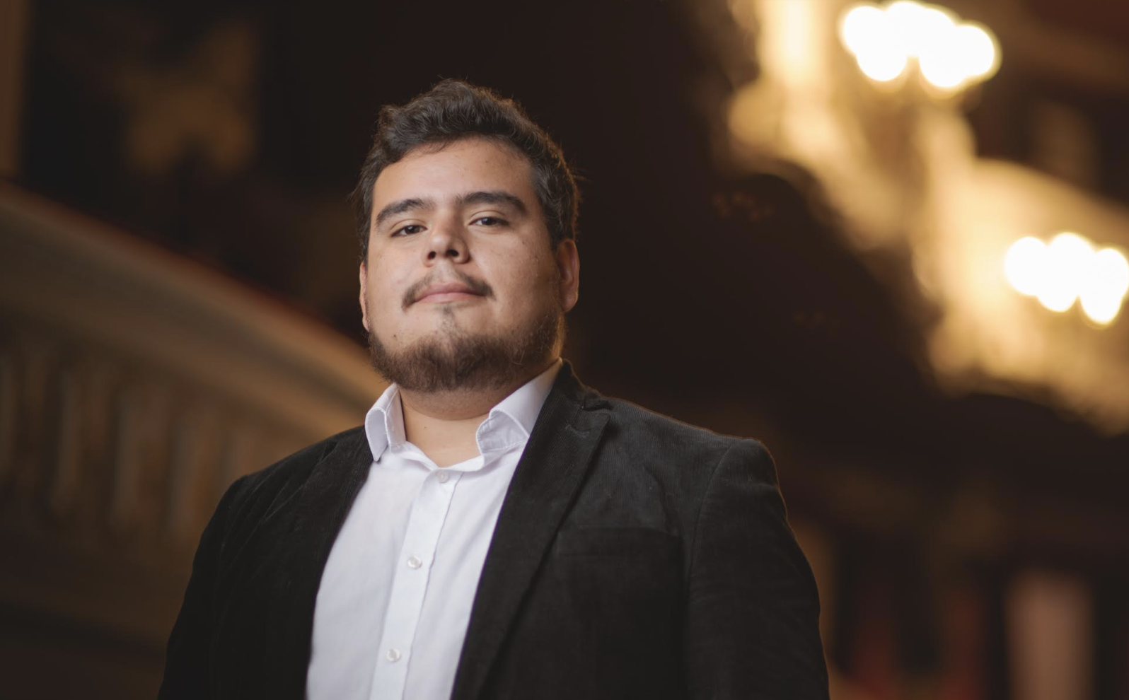 Joven tenor chileno pasa a la gran final de Paris Opera