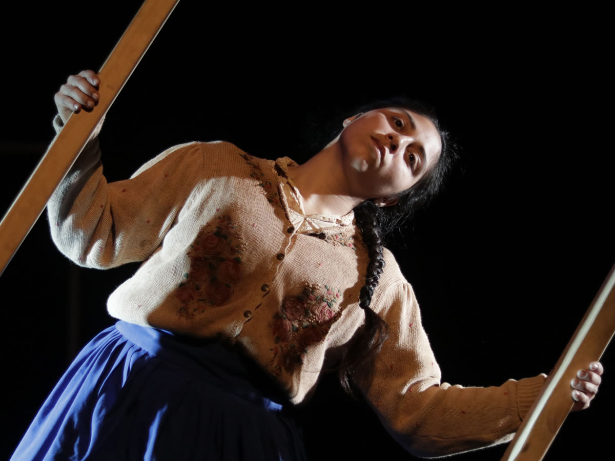 Santiago: Compañía Teatro Misterio vuelve a presentar su aclamada obra «Después de vivir un siglo: Homenaje a Violeta Parra»