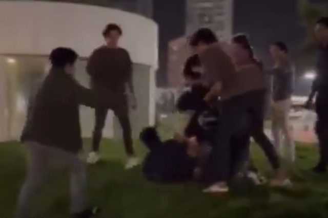 Golpean brutalmente a joven en inmediaciones de la Estrella de Puebla