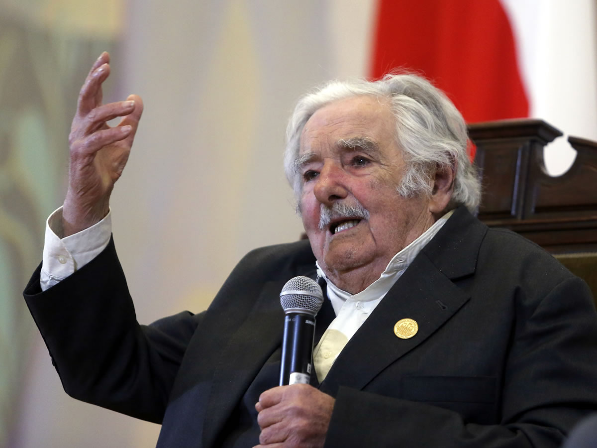José «Pepe» Mujica en Chile: «Tenemos que generar una cultura de juntarnos para defendernos»