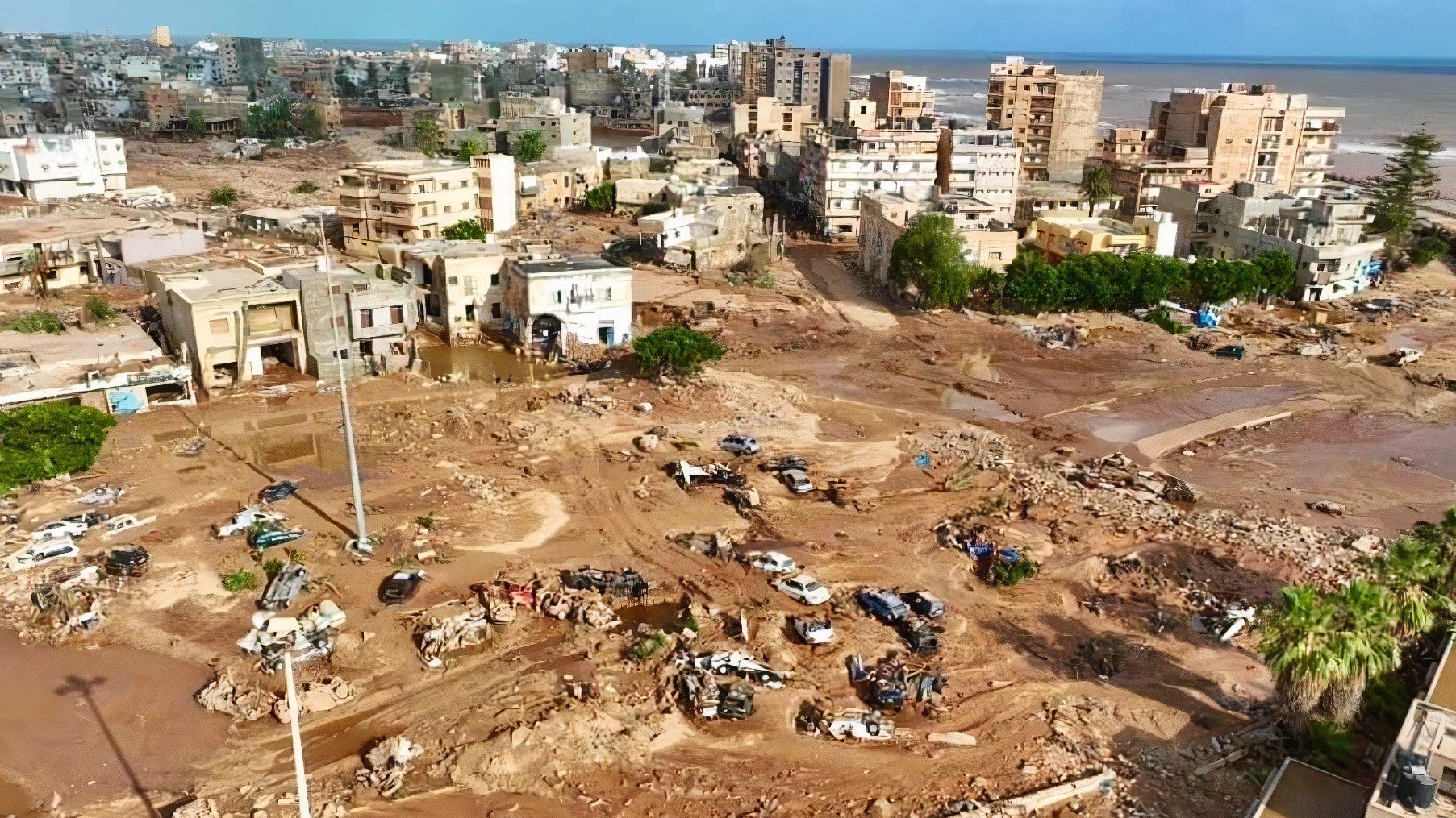 Más de 5 mil desaparecidos tras inundación en la ciudad libia de Derna