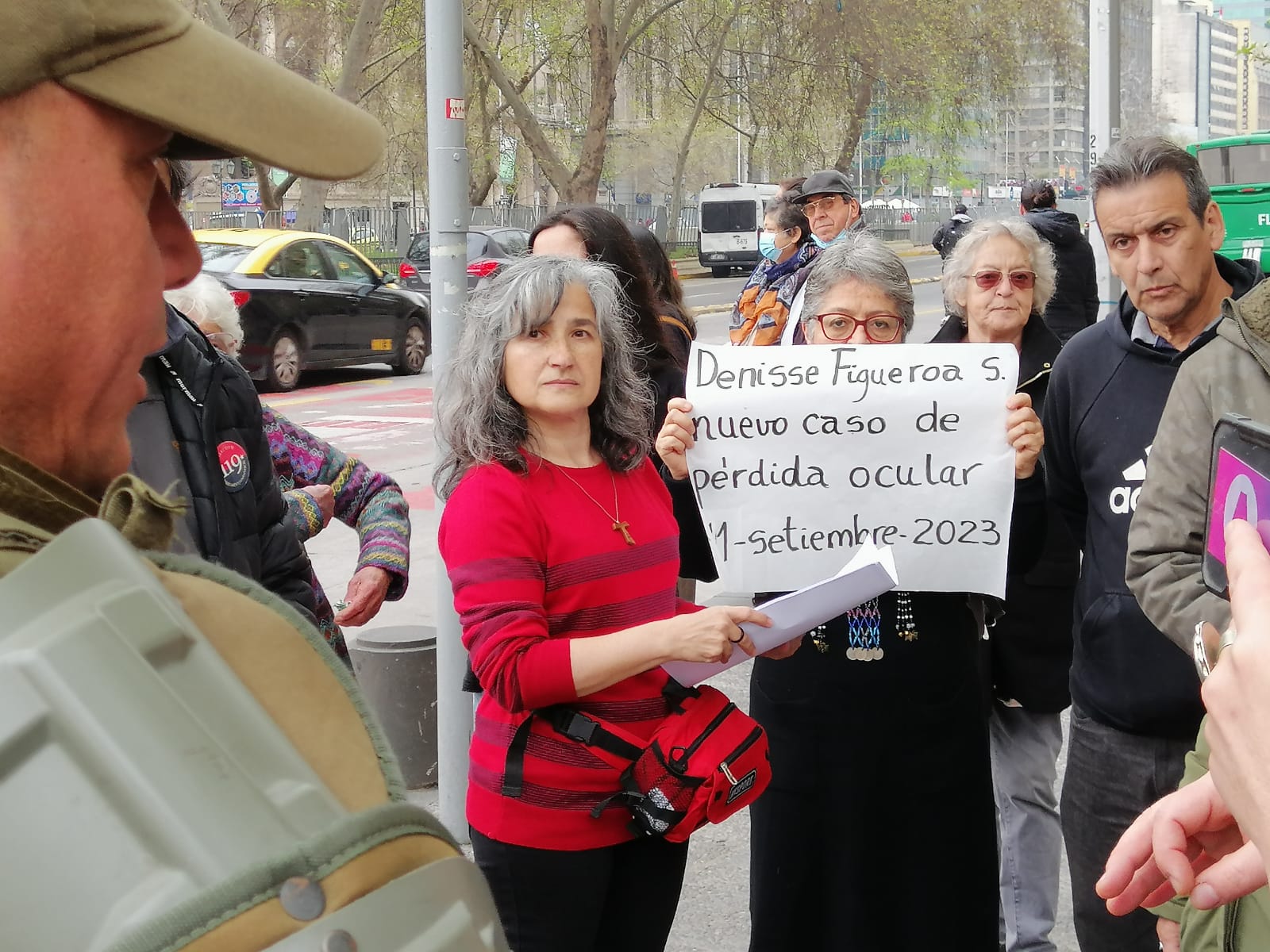 «Basta de disparar a los ojos del pueblo»: Movimiento Contra la Tortura Sebastián Acevedo se manifestó por Denisse Figueroa, reciente víctima de trauma ocular