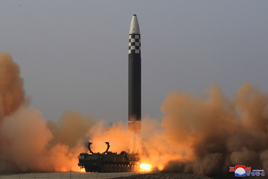 Norcorea realiza simulacro de ataque nuclear táctico