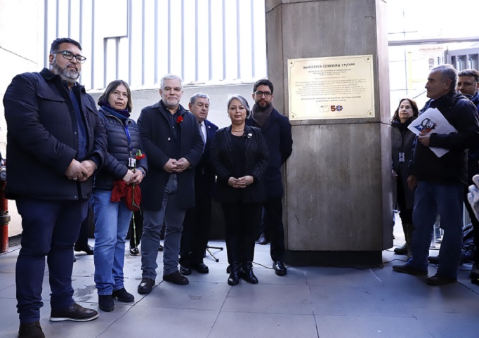 Inauguran placa memorial por las y los trabajadores sindicales víctimas de la dictadura