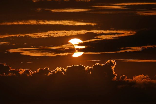 Eclipse solar del 14 de octubre iniciará a las 9 de la mañana en México