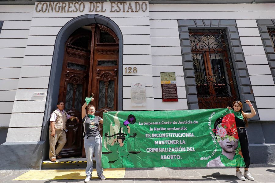 Mujeres urgen al Congreso de Puebla a despenalizar el aborto  