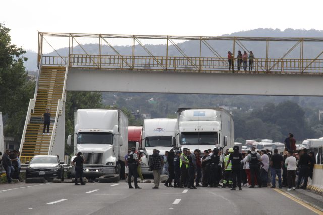 Gobierno estatal llama a evitar bloqueos carreteros pues son delito
