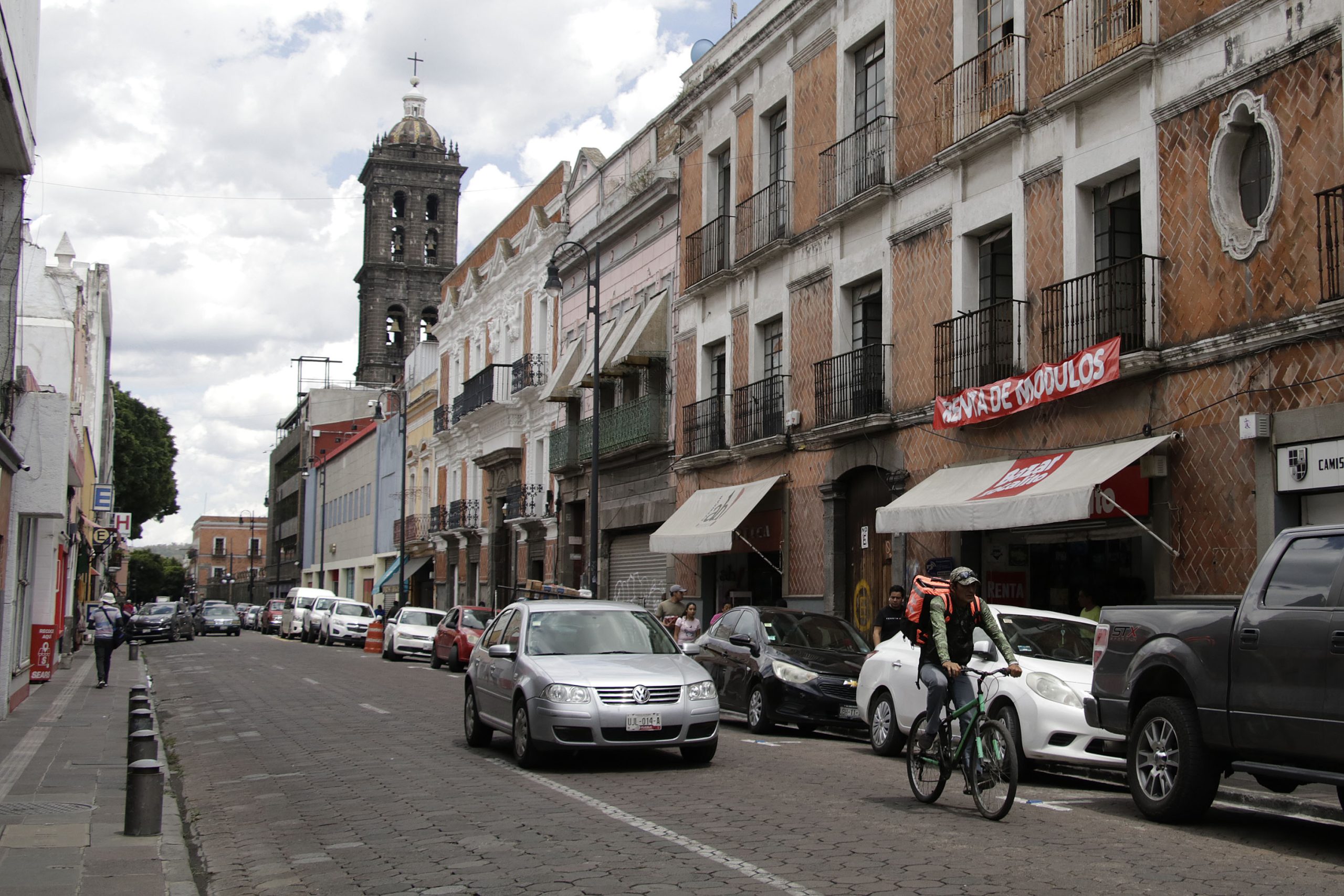 Prueban doble sentido en tramo de la 3 poniente en Puebla capital