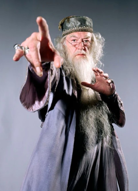 Varitas al cielo: Murió actor que interpretó a Dumbledore en Harry Potter