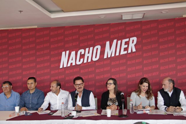 Diputado Mier consultará si pide licencia para buscar candidatura