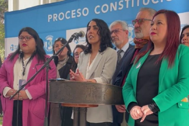Bloque Unidad para Chile pide a consejeros de la derecha retirar todas las enmiendas al texto de los expertos, pero estos no acceden