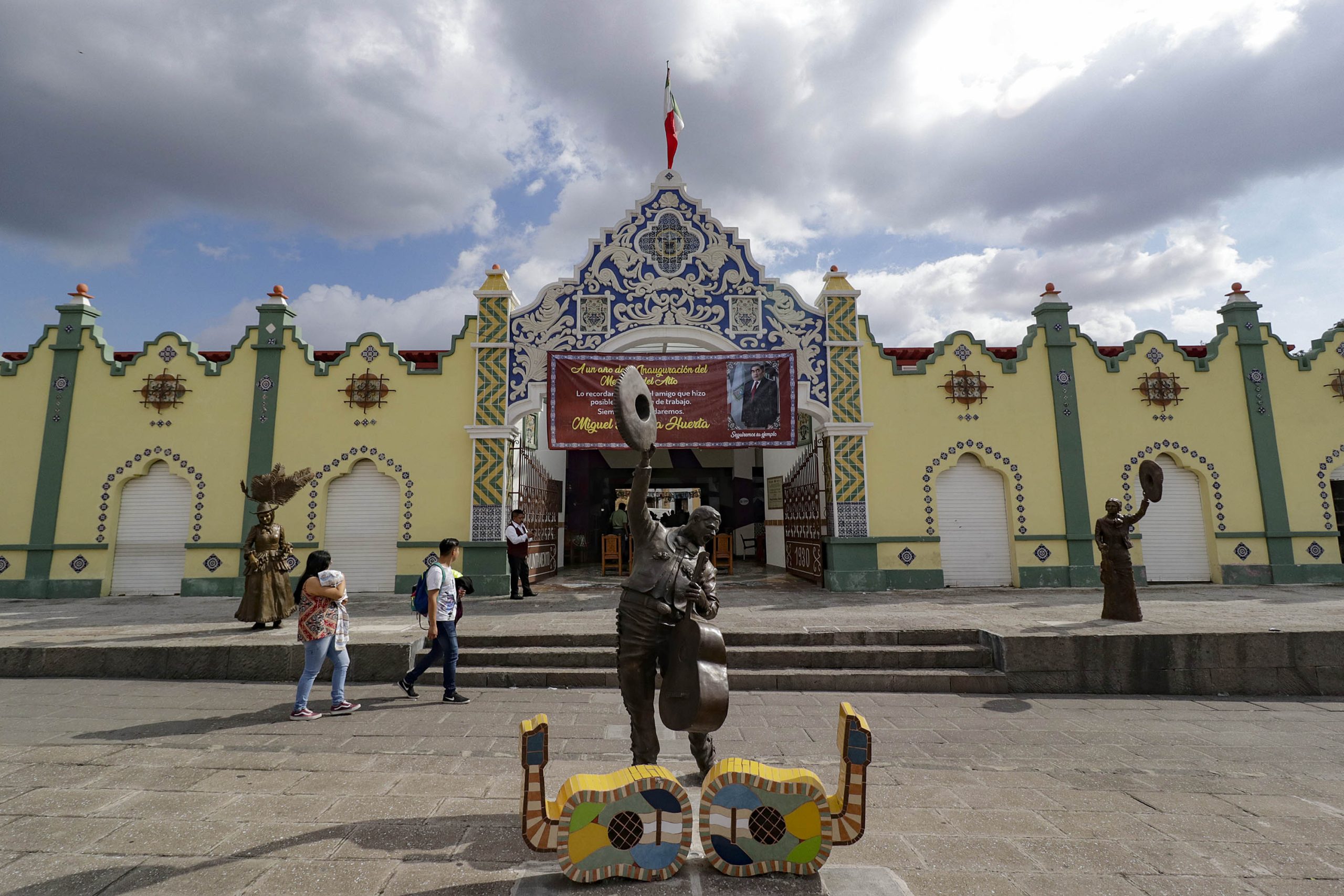 Mercados de Puebla capital deberán pagar sus deudas con la CFE, dice Gerente municipal  