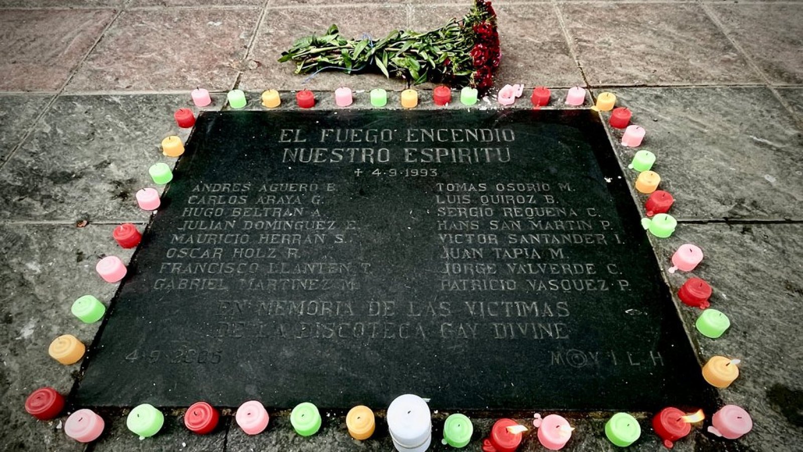 Valparaíso: Declaran Monumento Nacional placa recordatoria de las víctimas del incendio de la discoteca Divine