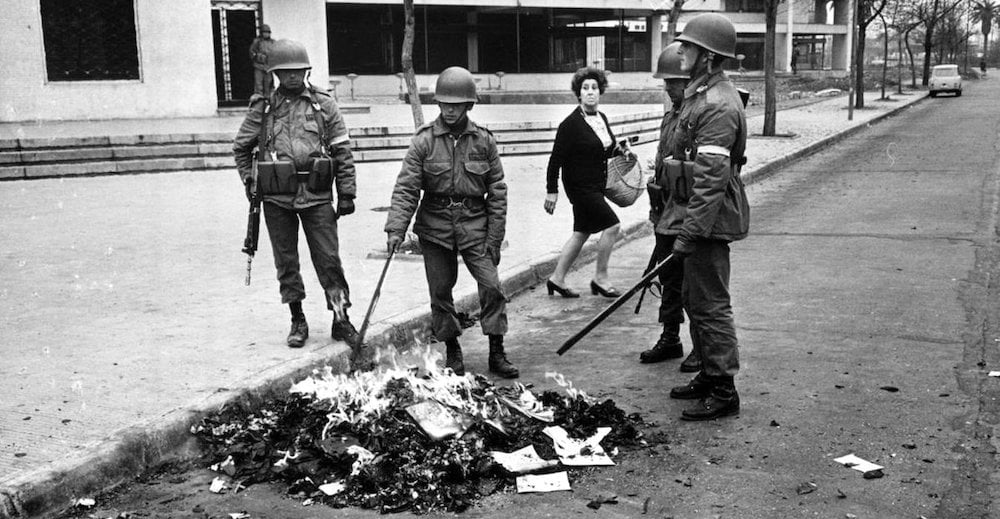 Memoria de la vergüenza: A 50 años de la quema de libros en las Torres San Borja de Santiago