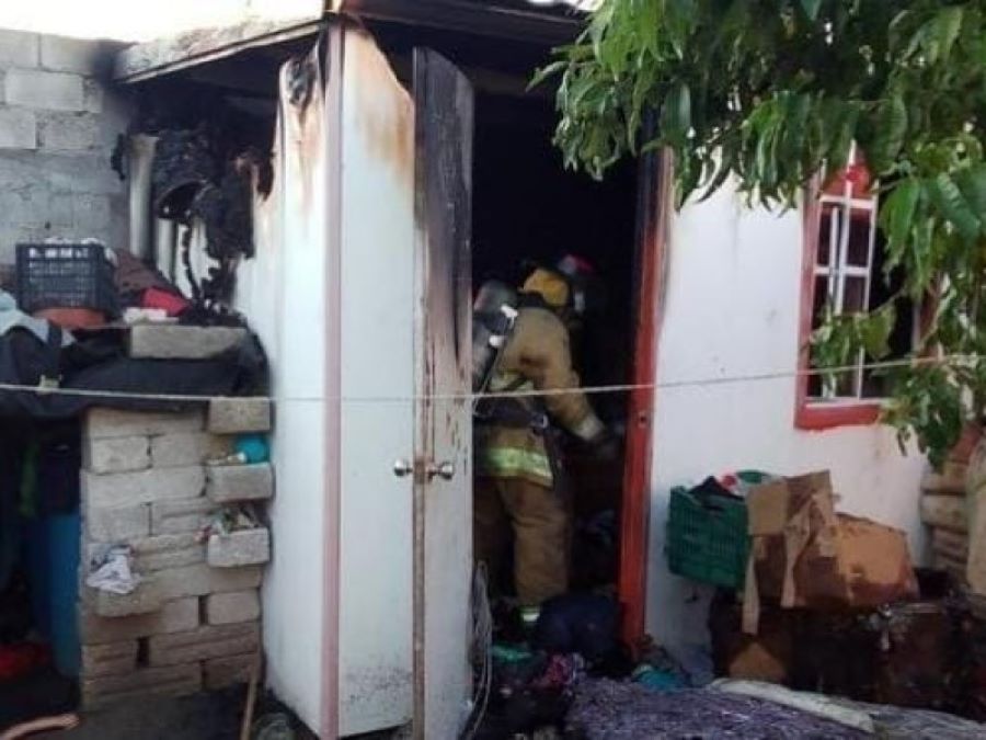 Tres menores resultan quemados tras incendio en Acajete