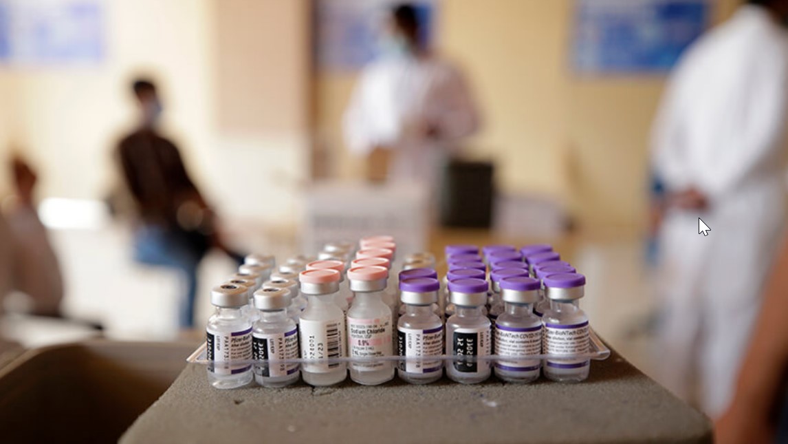 OMS exhorta a grupos de riesgo a vacunarse contra el covid-19