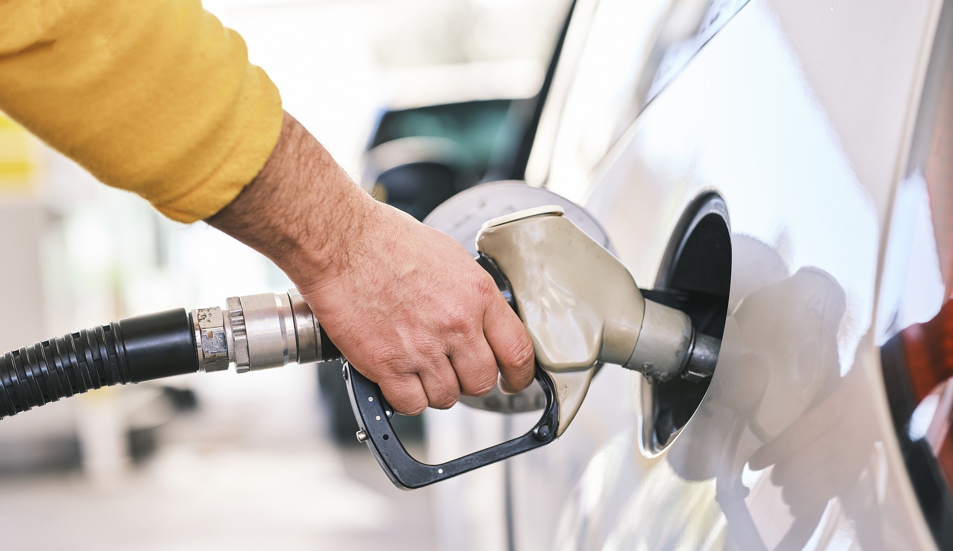 Hasta $32 pesos por litro: Precios de los combustibles sufrirán fuerte alza este jueves