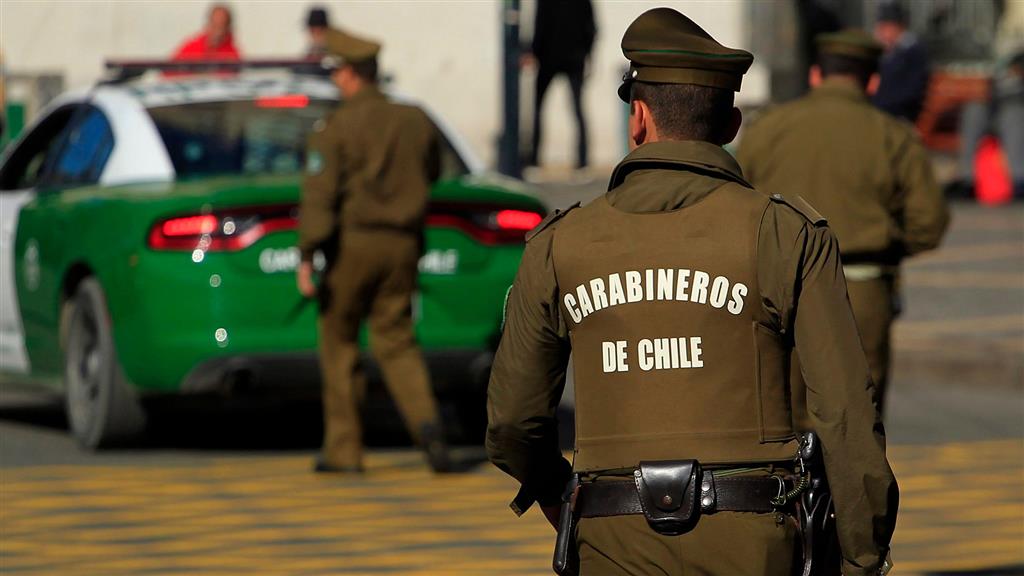 Usaron oxicorte: Intentaron robar sucursal de Banco Estado en centro de Santiago