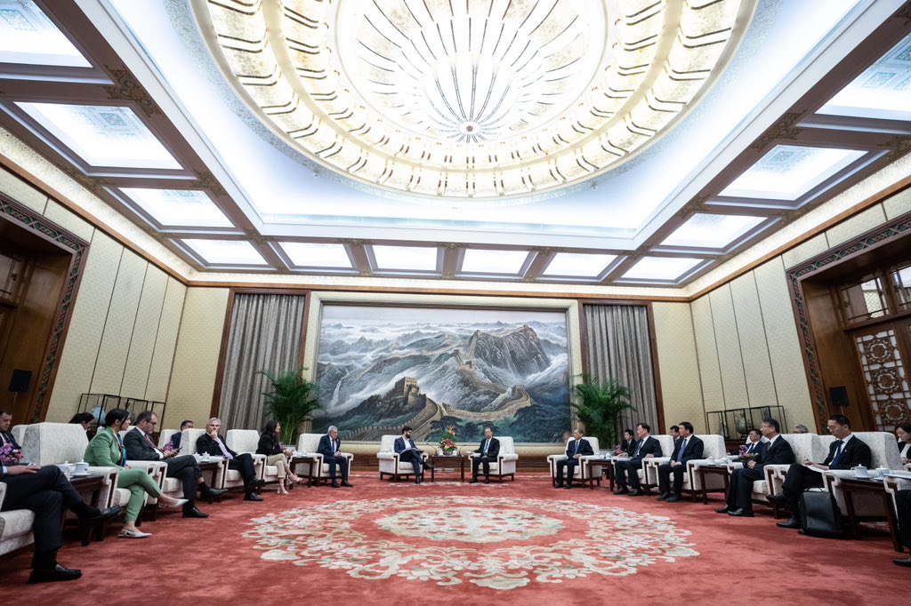 Gira del presidente Boric a China: Confirman cuatro contagios de COVID-19 en la comitiva