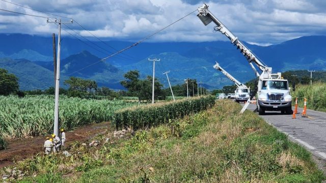 Restablecen electricidad a 85% de afectados por huracán «Lidia»