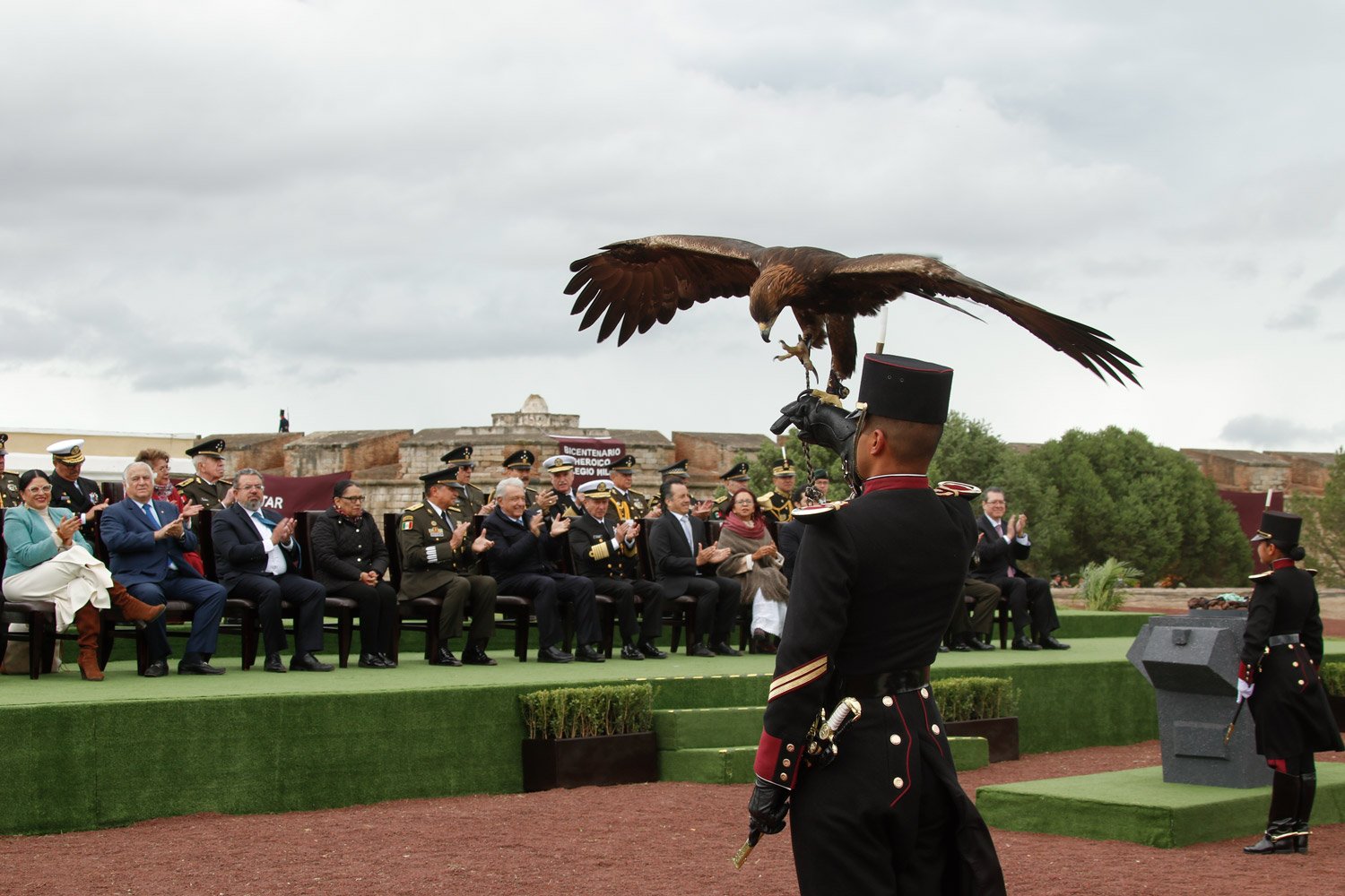 AMLO conmemora los 200 años del Heroico Colegio Militar