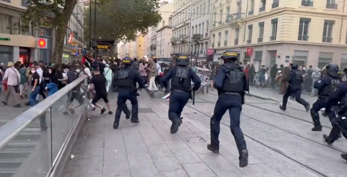 Policía francesa dispersó manifestación que se desarrolló en Lyon en solidaridad con Palestina