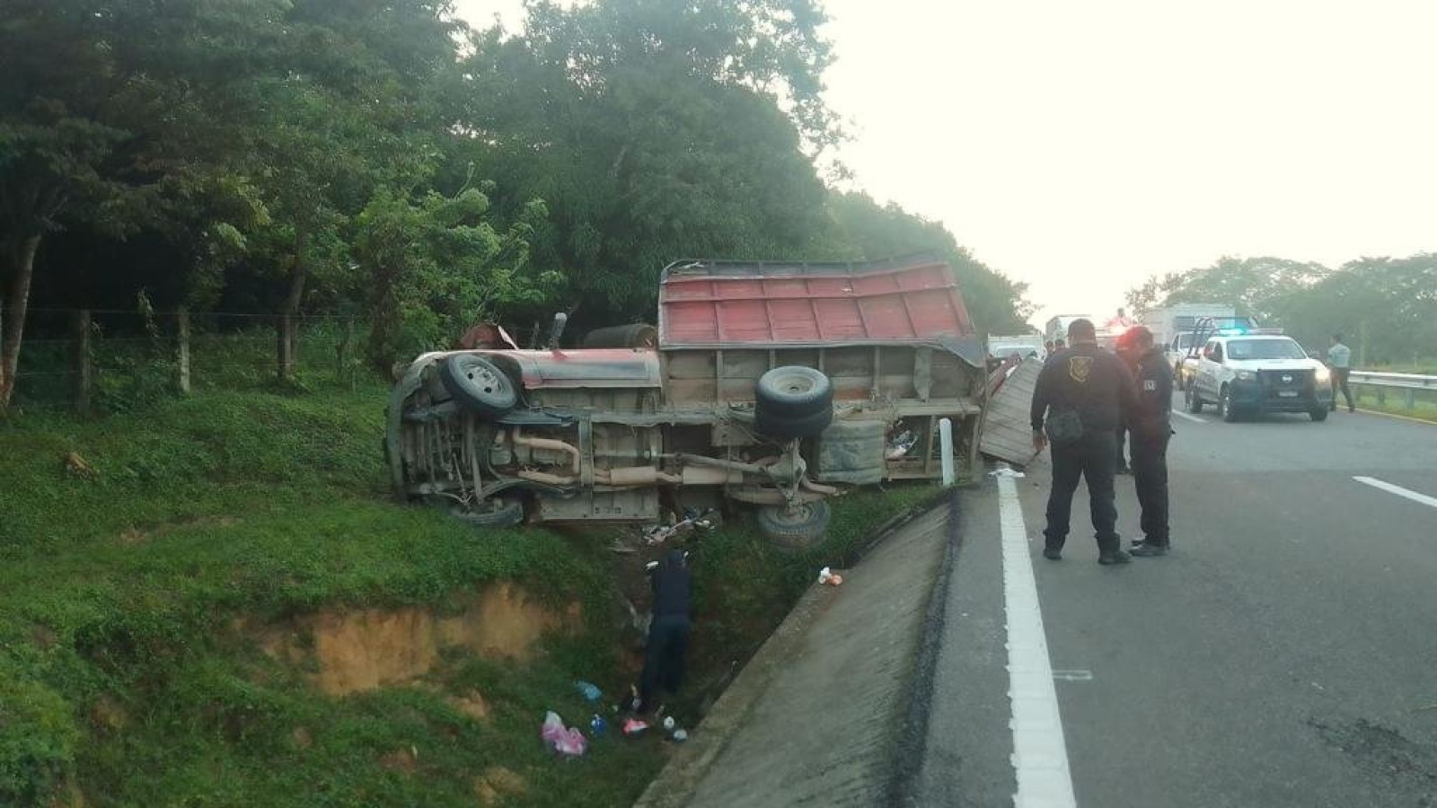 Fallecen diez migrantes en accidente carretero en Chiapas