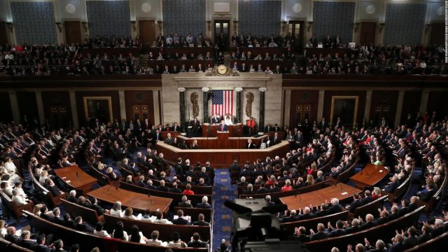 Senado de EE.UU. avala plan para financiar al gobierno; evita crisis