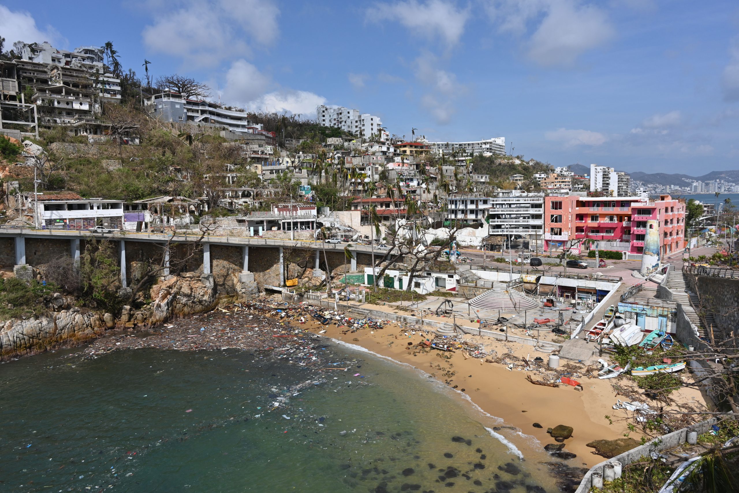 AMLO asegura que la reconstrucción de Acapulco «avanza bien»