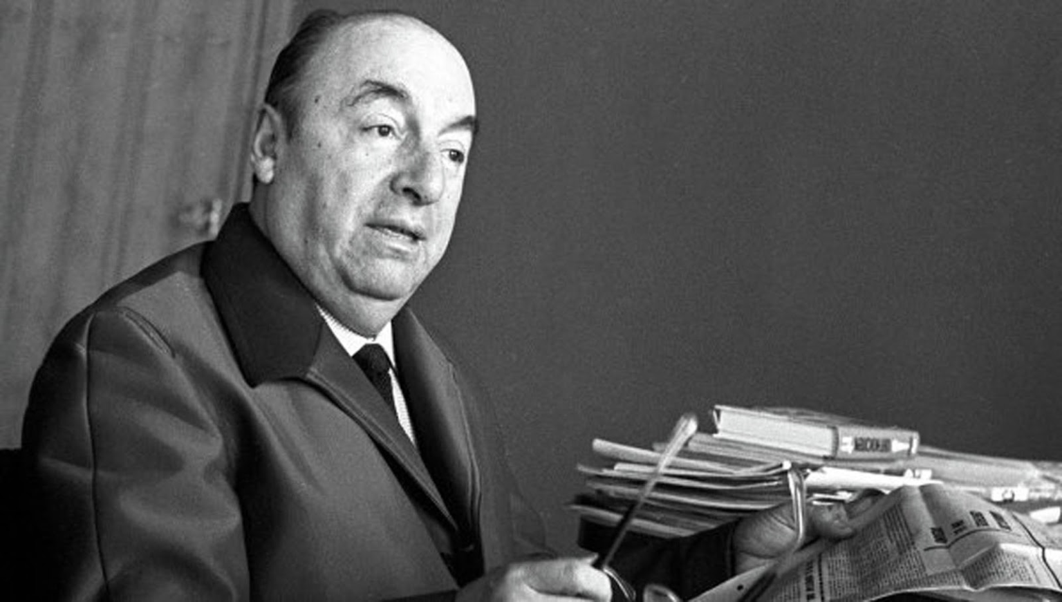 Caso Neruda: PC y familiares del poeta solicitan nuevas diligencias y reapertura de la investigación