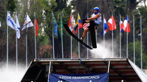 Santiago 2023: Emile Ritter conquistó segunda medalla de oro para Chile, tras consagrarse en esquí náutico