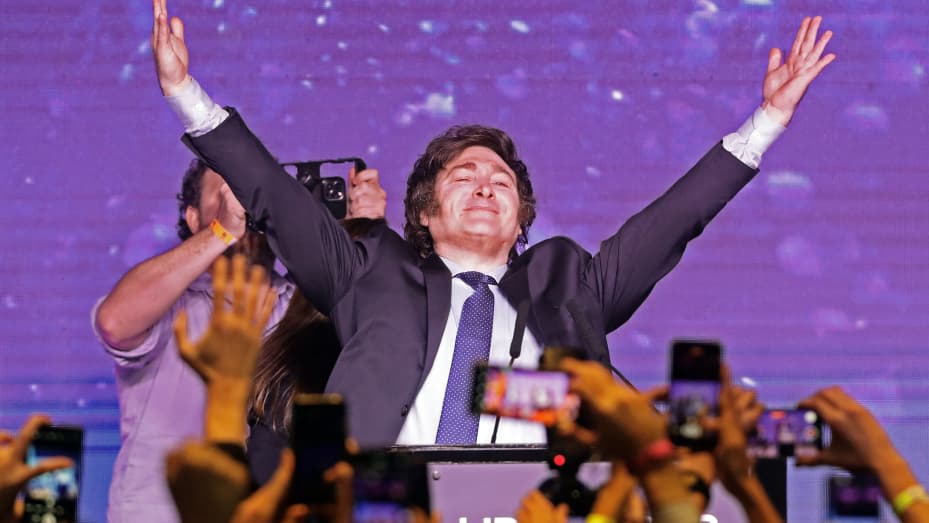«Fraude electoral»: La «estrategia de los partidarios de Milei antes de conocer los resultados en Argentina