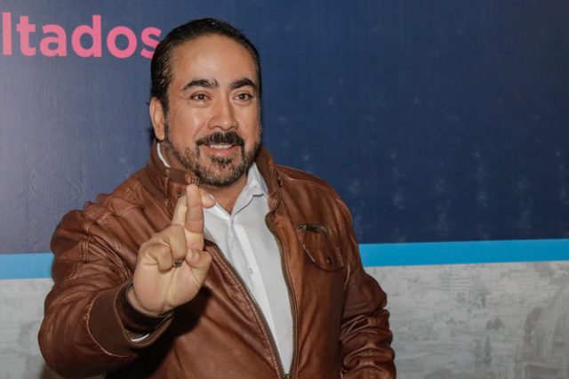 Micalco «avienta» a policías de Cholula los disturbios durante informe