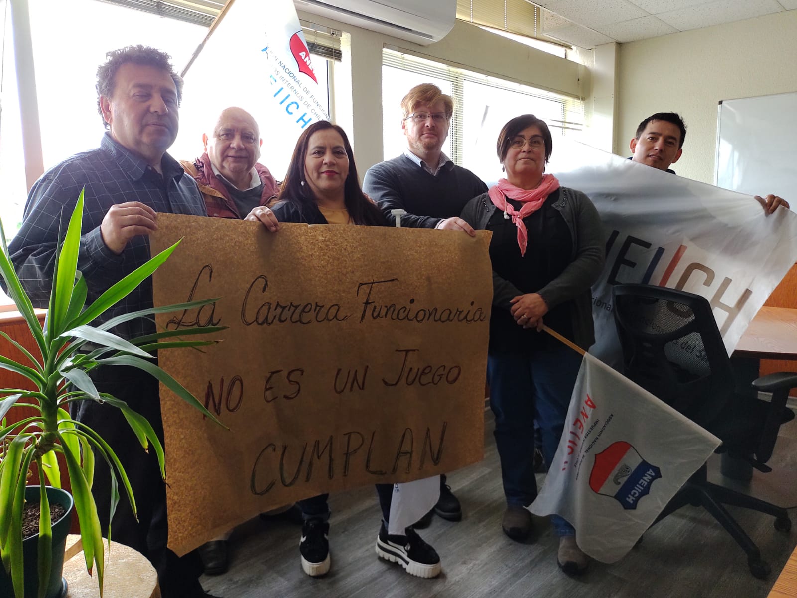 Se radicaliza paro en el SII: Tomas y cierres de oficinas en todo Chile tras nulos avances en acuerdos