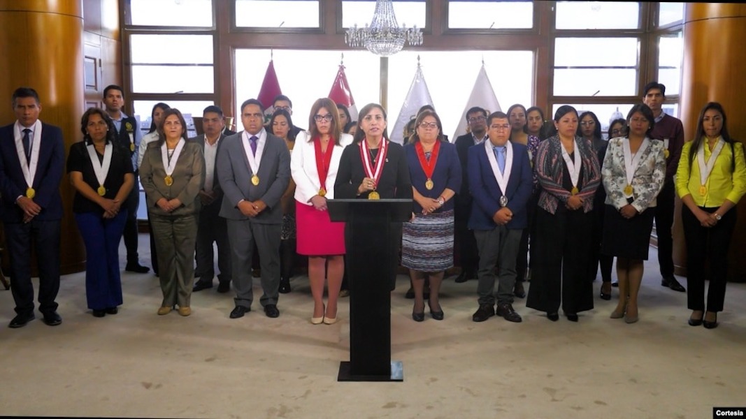 Fiscalía peruana denuncia a Dina Boluarte por muertes en protestas