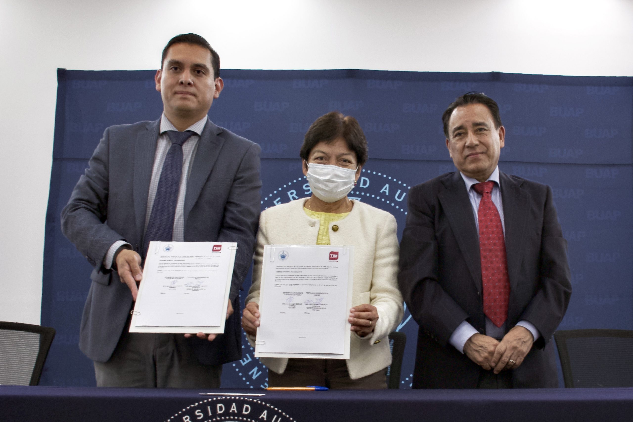 BUAP impulsa modelo de educación con Trefilados Inoxidables de México