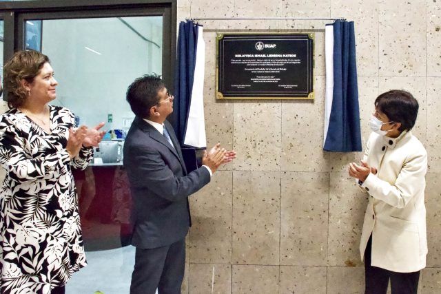BUAP rinde homenaje póstumo a fundador de Facultad de Ciencias Biológicas
