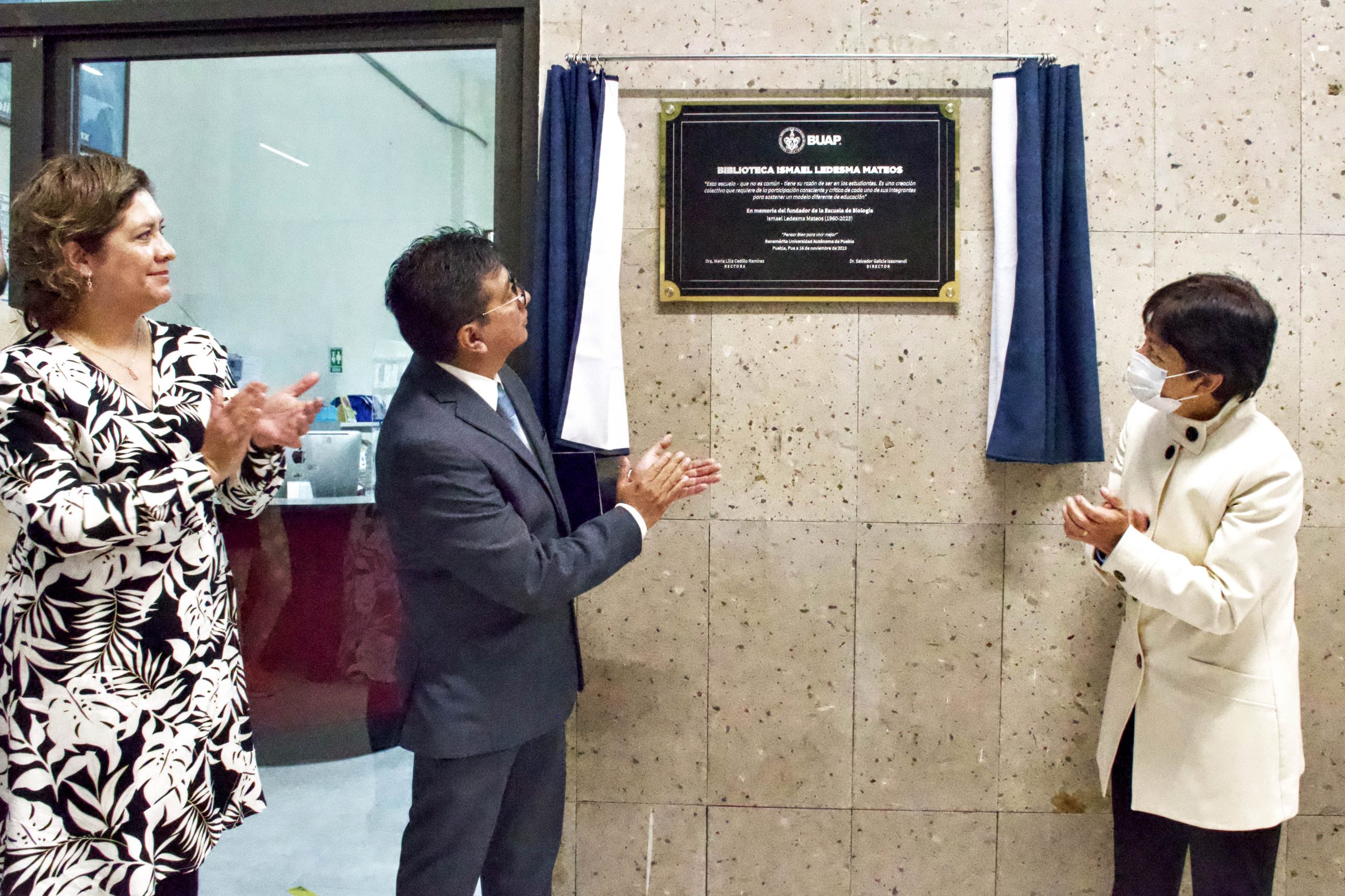 BUAP rinde homenaje póstumo a fundador de Facultad de Ciencias Biológicas