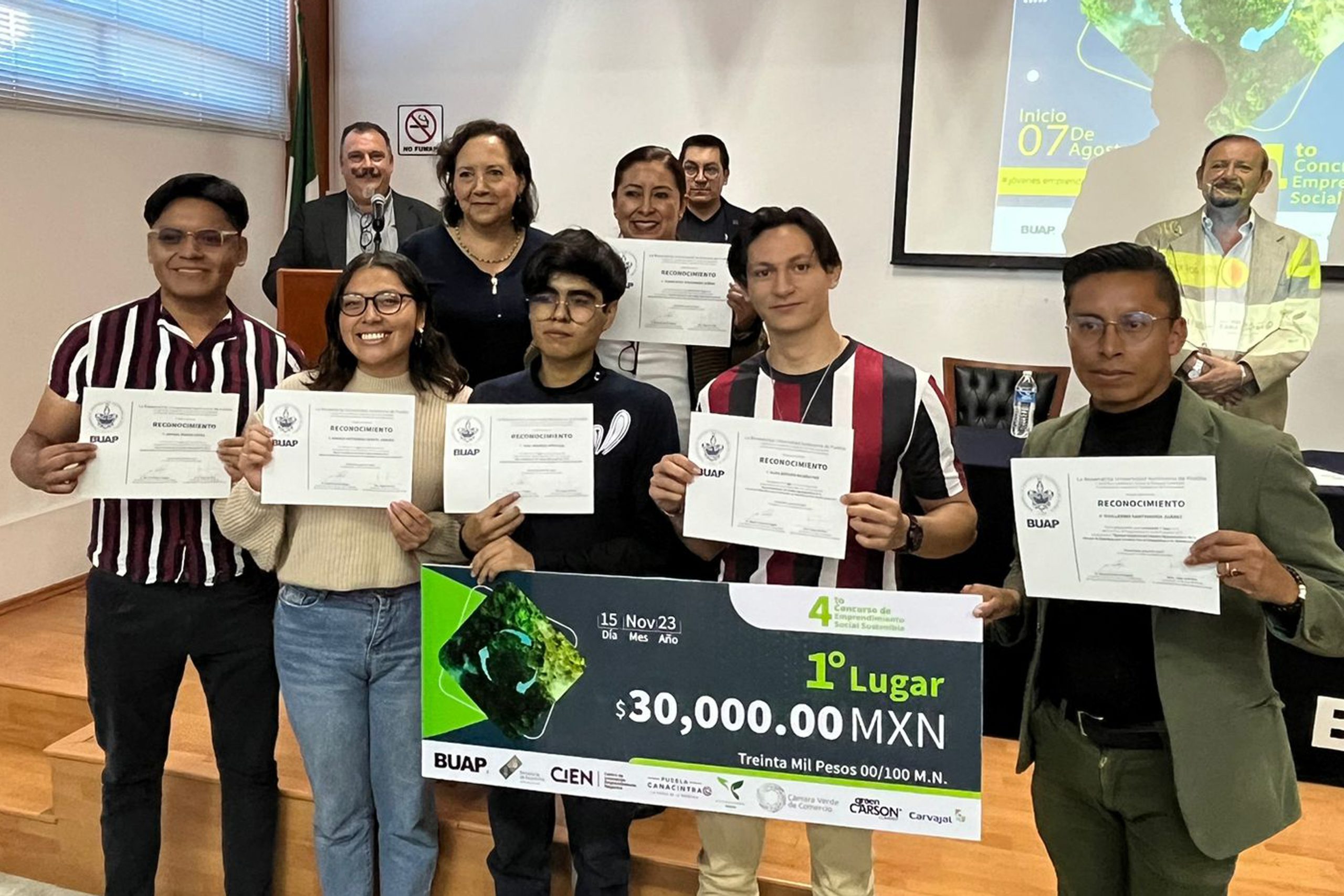 Premian a estudiantes BUAP por creatividad, innovación y uso de nuevas tecnologías