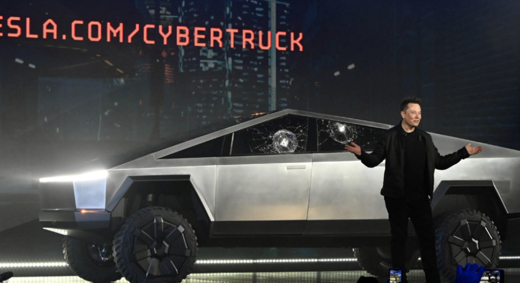 El ciber camión de la estadounidense Tesla finalmente llega a las carreteras