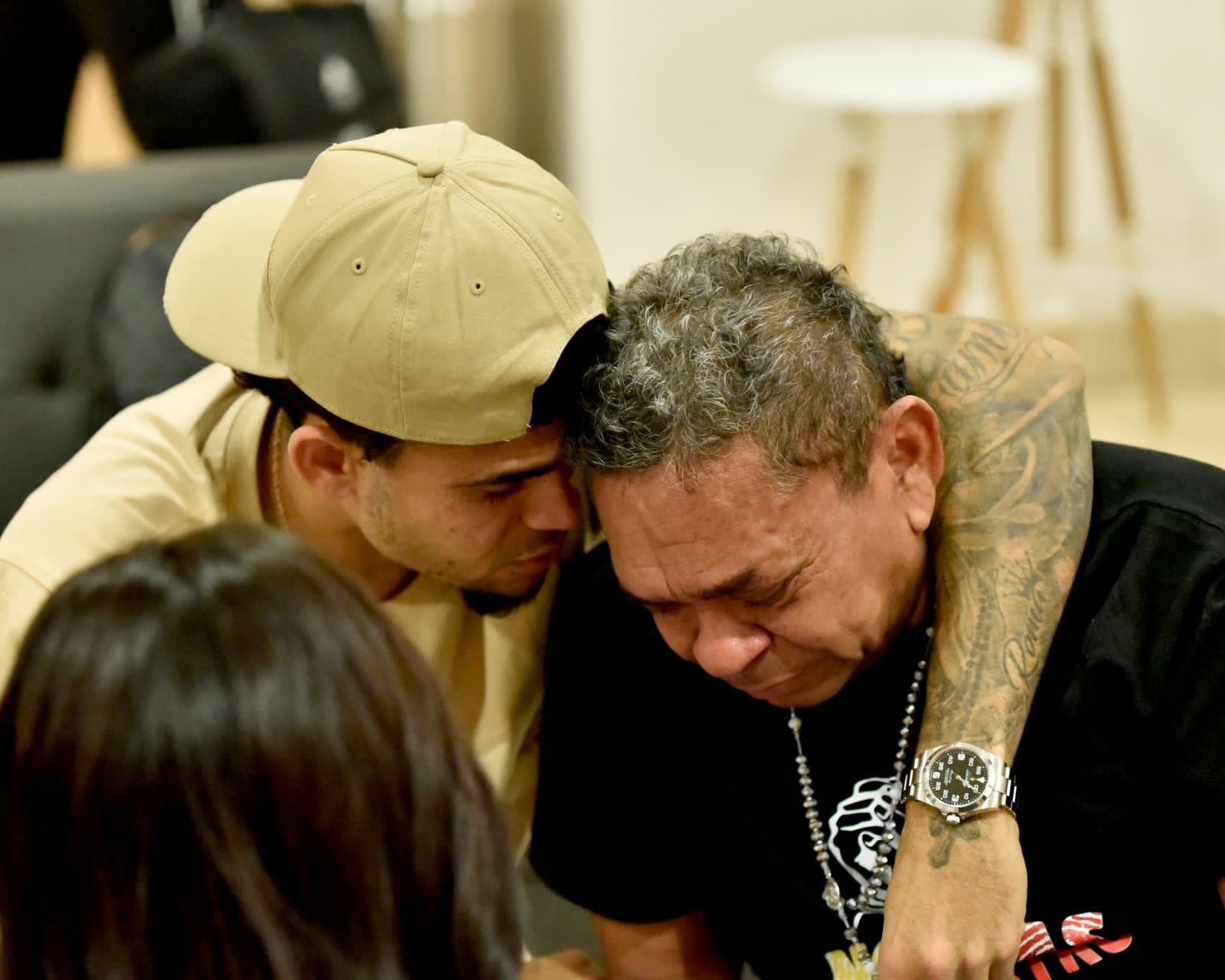 Colombia: Revelan imágenes del emotivo reencuentro entre el futbolista Luis Díaz y su padre después del secuestro