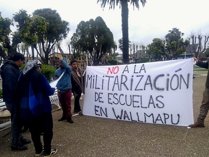 Escuela rural en la Araucanía se convierte en punto de controversia por ocupación militar: Familias mapuche de Carahue exigen diálogo y respeto