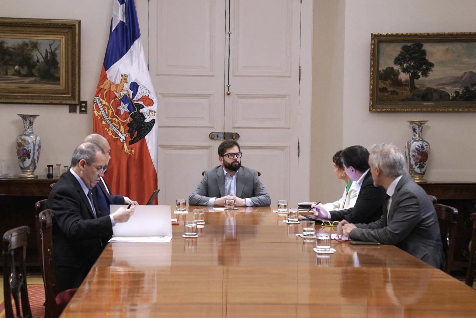 «No vamos a permitir que la delincuencia se tome nuestras calles»: Presidente Boric sostuvo reunión en La Moneda para abordar temas de seguridad