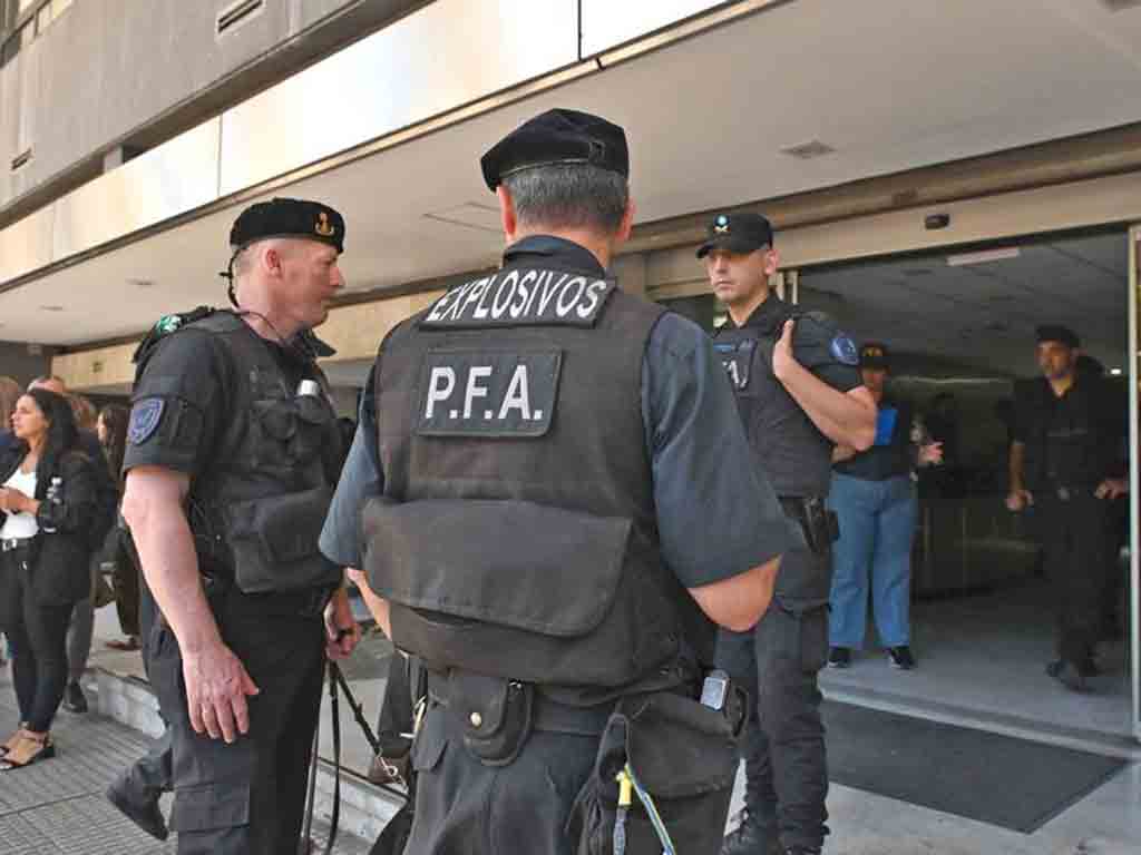 Dos falsas amenazas de bomba provocaron la evacuación del Ministerio de las Mujeres en Argentina